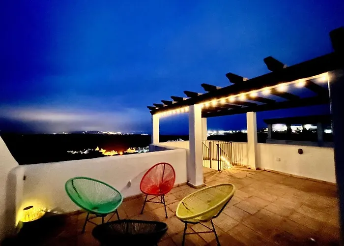Quiet & Spacious Apt @ Golf Course W/ Roof Terrace