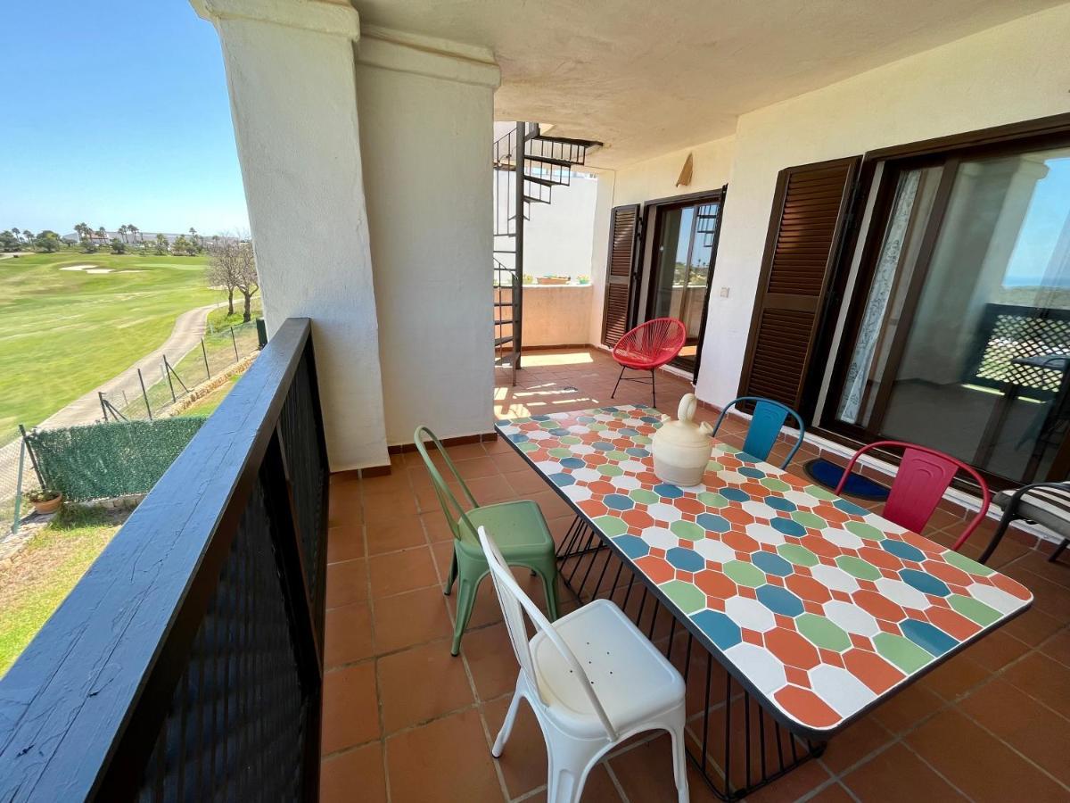 Quiet & Spacious @ Golf Course W/ Roof Terrace Apartament