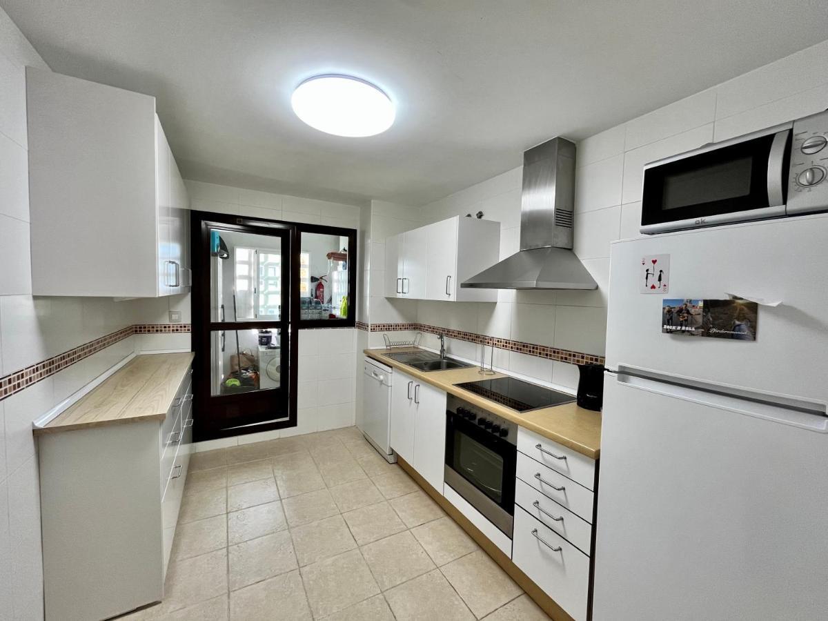 Quiet & Spacious @ Golf Course W/ Roof Terrace Appartamento