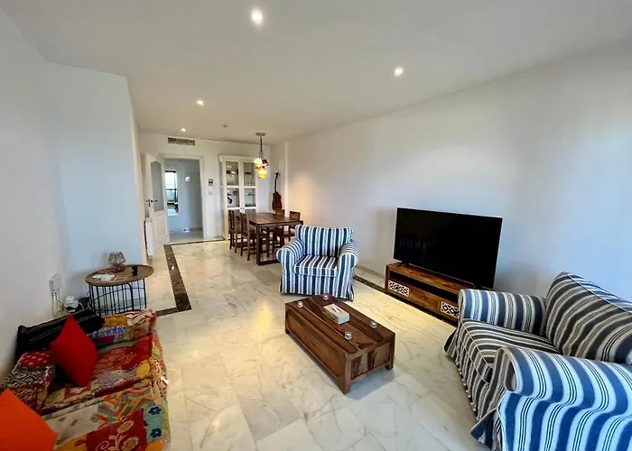 Quiet & Spacious Apt @ Golf Course W/ Roof Terrace